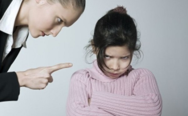 أربع خطوات للتخلص من سلوك طفلك الفظ