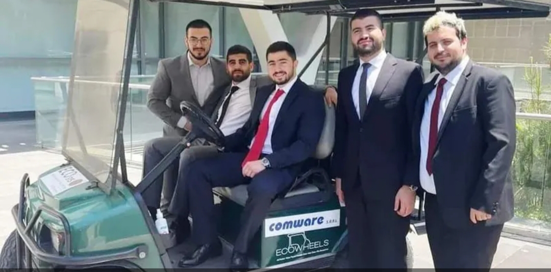 لبنان ..  مهندسون يبتكرون سيارة تعمل بالطاقة الشمسية