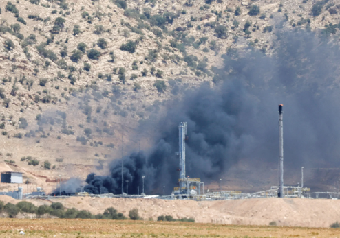 قتيل وإصابات في هجمات استهدفت منشأة نفطية ومعبرًا حدوديًا بين العراق وإيران