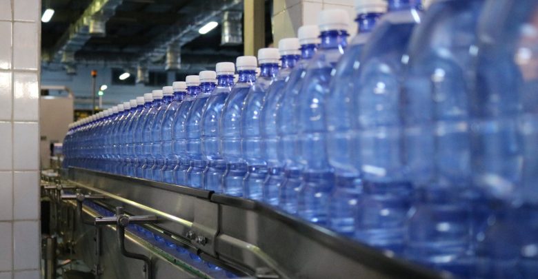 مطالبات بإغلاق مصنع مخالف للشروط الصحية والبيئية في منطقة الشونه الجنوبية