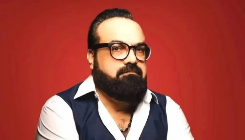 مطرب مصري يواجه هجوماً عنيفاً بعد تهديده لمذيعة بـ"الفضيحة"