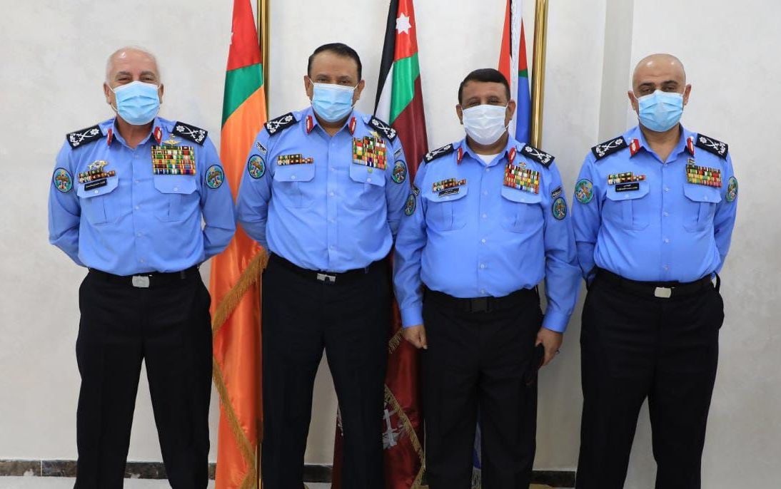  ترفيع كل من العمداء وليد قشحة وخالد العجرمي وهاشم الخصاونة إلى رتبة لواء وإحالتهم إلى التقاعد 