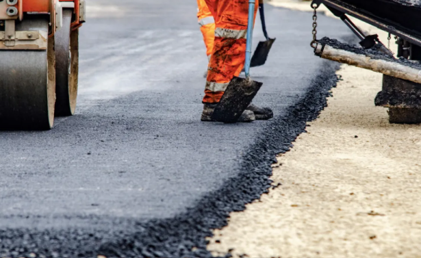 ازدحامات وأعمال صيانة على طرق عدة بالمفرق والزرقاء والمطار