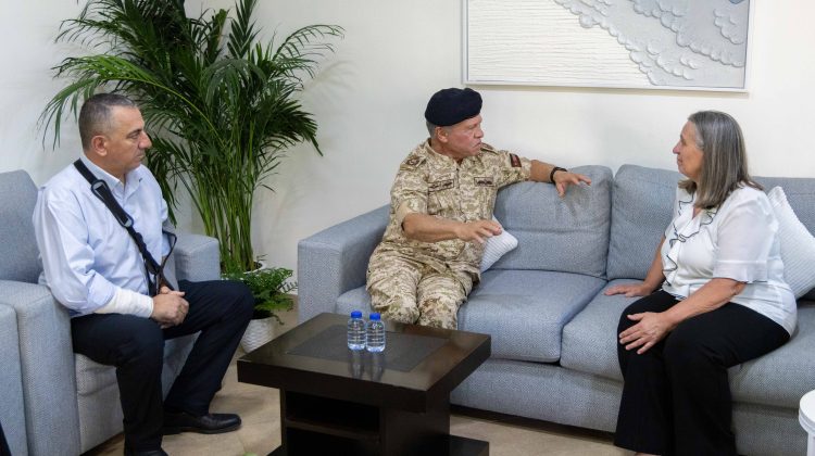 الملك يقدم واجب العزاء بوفاة الرائد المظلي المتقاعد سميح جنكات