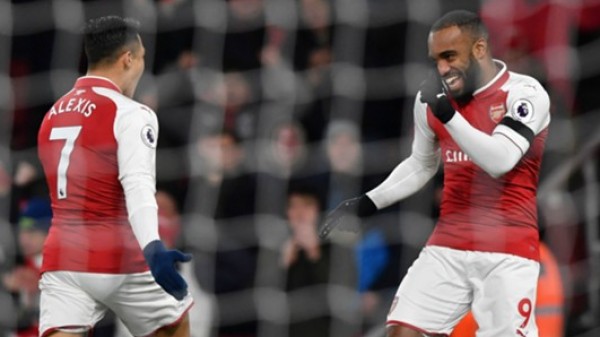 أرسنال يسحق هدرسفيلد بخماسية