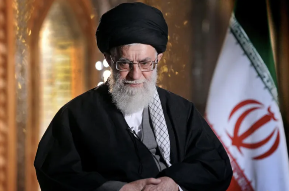 خامنئي يتوعد: "الكيان الصهيوني ارتكب خطأً فادحًا وسينال جزاء عمله"