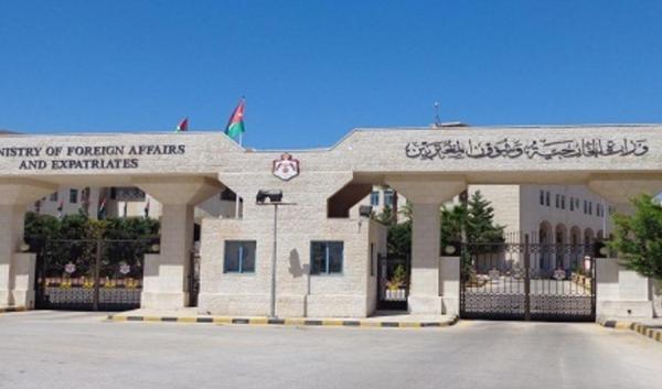 وزارة الخارجية توضح: "السلك الدبلوماسي" الجديد لا يضيف أعباء مالية