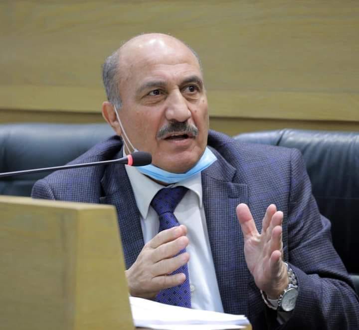 النائب الذنيبات :"الحكومة تتلاعب على النواب والشعب وعليها أن تعيد حساباتها بعملية جراحية"
