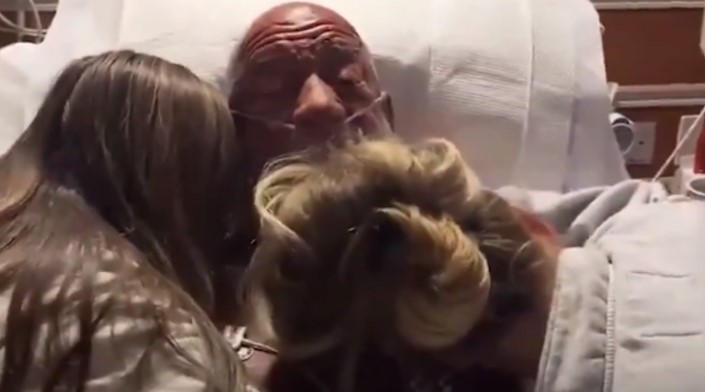 بعد إنقاذ والديه ودخوله في غيبوبة ..  كولمان يستيقظ باكياً: "أنا أسعد رجل بالعالم