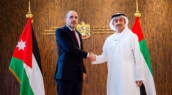 وزير الخارجية ونظيره الإماراتي يؤكدان ضرورة احترام القانون الدولي