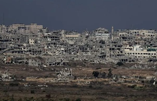 قوات الاحتلال تقوم بعملية نسف في شرق خان يونس.