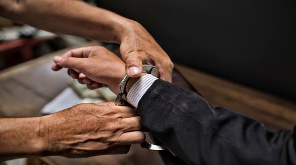 قانون مكافحة الإرهاب وغسل الأموال يدخل حيز التنفيذ