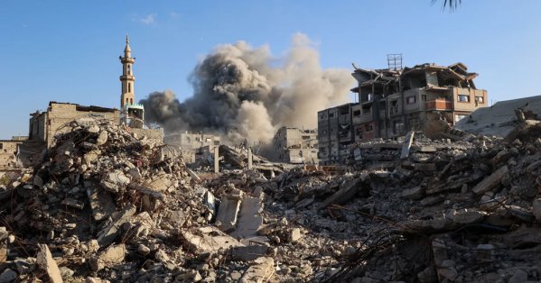 إسرائيل تنفذ غارات وعمليات نسف شرقي مدينة غزة