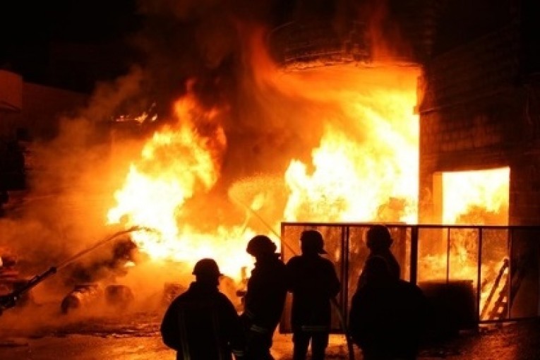 اربد : مواطن يضرم النار بمنزله بعد شجار مع زوجته