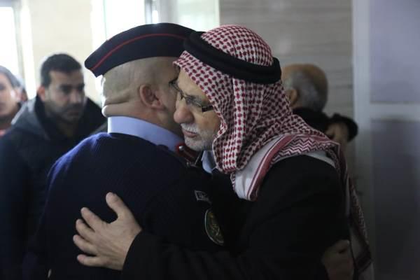 الأمن يؤدي واجب العزاء لذوي الخطيب