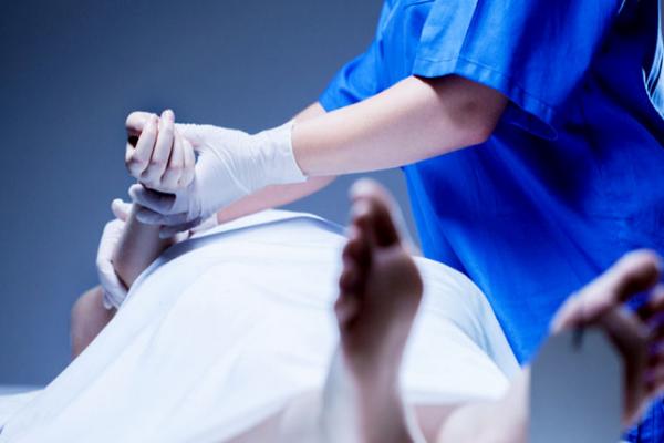 هندية تتهم سعوديًّا بتعذيب زوجها حتى الموت
