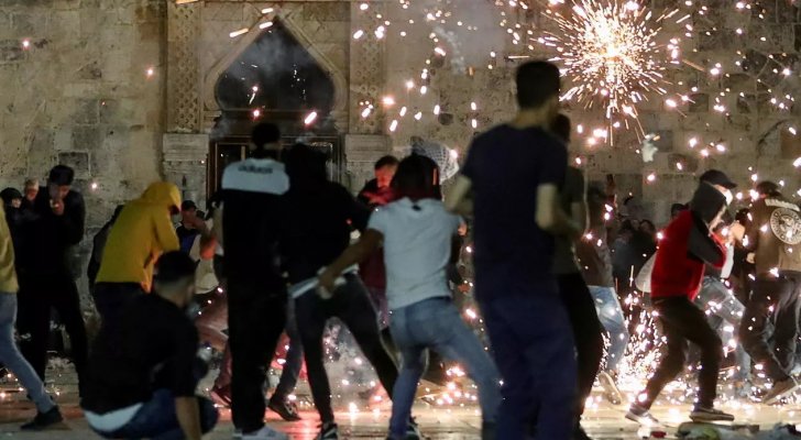 الاحتلال الاسرائيلي يمنع الهلال الأحمر من إسعاف المصابين الفلسطينيين بمواجهات القدس