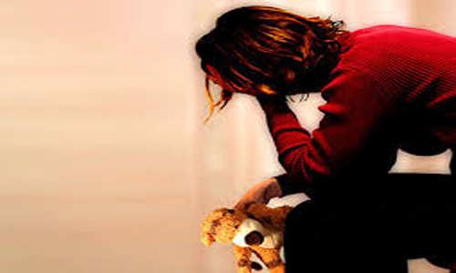 غير معاملته لي بعد أسبوعين من الزواج