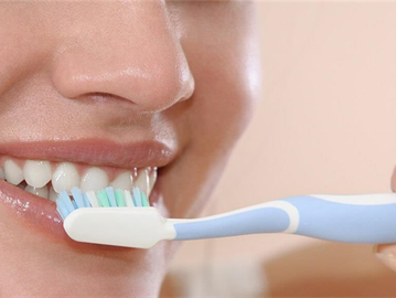 6 مكونات في معجون الأسنان يجب تجنبها