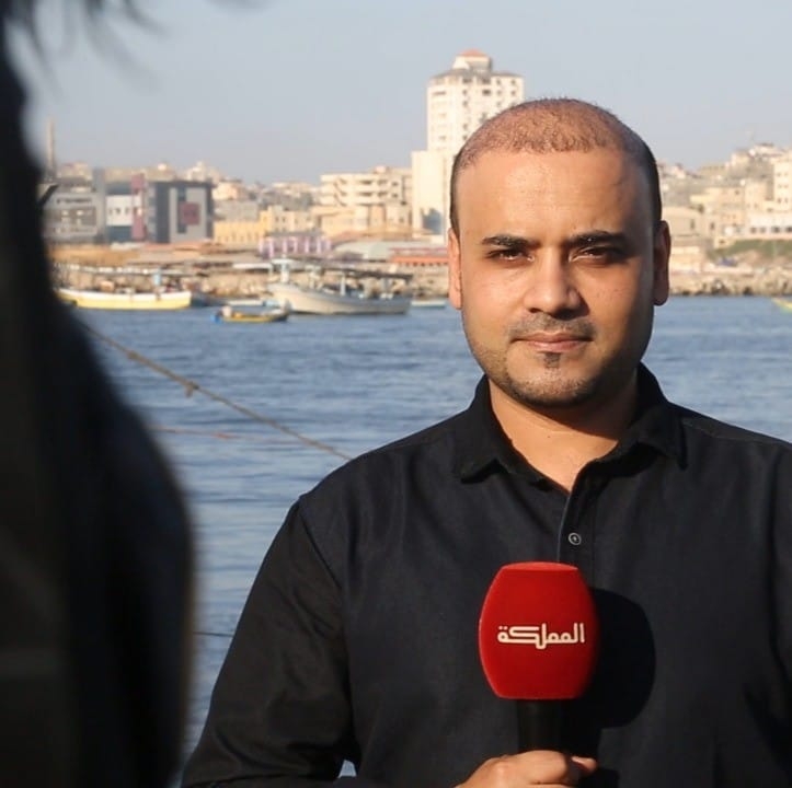 نجاة مراسل المملكة باسل العطار من القصف الصهيوني لبرج يقع فيه مكتب القناة بغزة