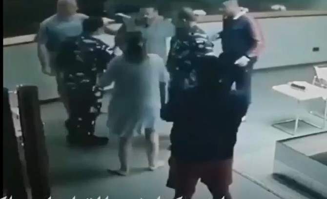 شاهد بالفيديو  ..  تسريب جديد للحظة ظهور نانسى عجرم أثناء مقتل محمد الموسى بفيلتها