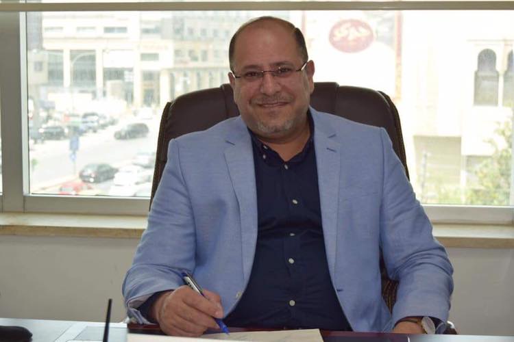أسرة سرايا تهنئ مديرها العام بعيد ميلاده 