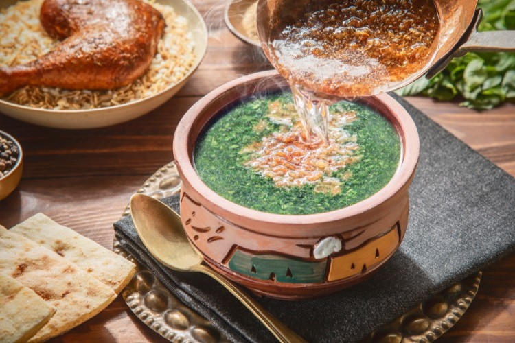 ملوخية بالدجاج