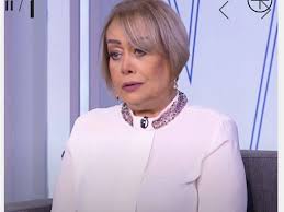 هالة فاخر: كنت لازم أخلع الحجاب عشان عيالي