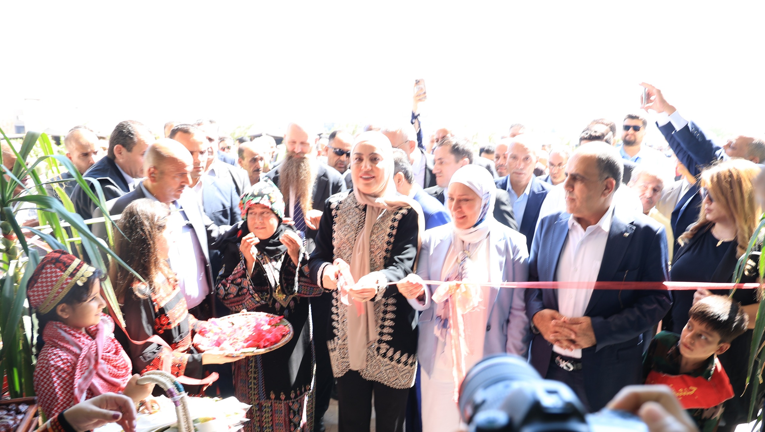 مندوبة عن رئيس الوزراء ..  وزيرة التنمية الاجتماعية تفتتح معرض "أردن الخير" بمشاركة 63 جمعية خيرية و25 أسرة منتجة