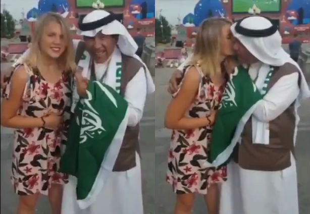 بالفيديو  ..  هكذا احتفل مسن سعودي مع فتاة روسية بفوز منتخب بلاده على مصر  