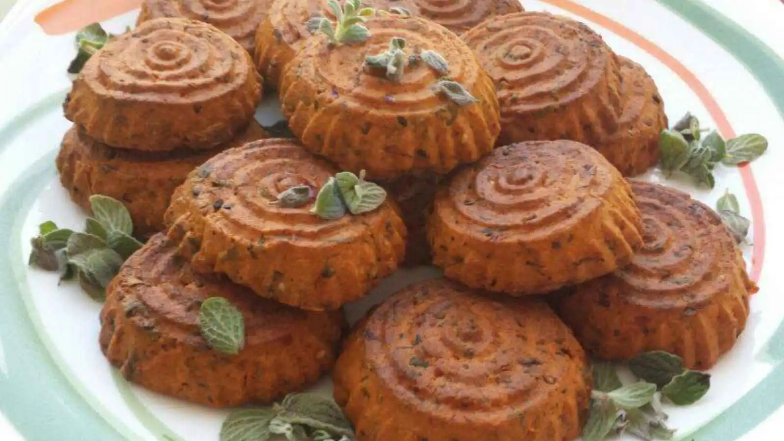 "كعك الزوبعة" ..  طبق حلويات تقليدي يزيّن ضيافة العيد في إدلب   