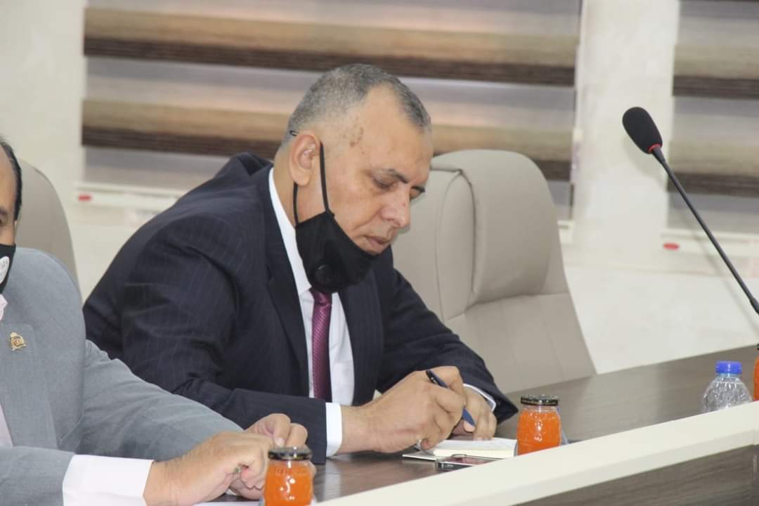 لا يرفع سعر الخيول إلا السباق ولا يرفع قدر الرجال