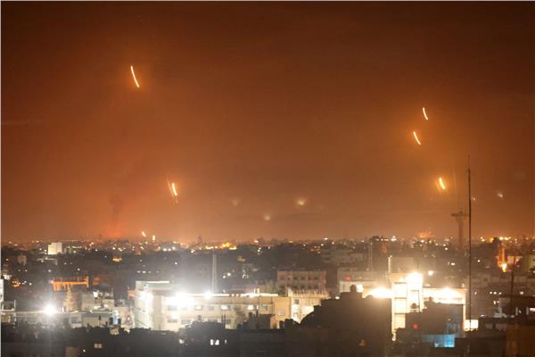 سوريا تعترض صواريخ إسرائيلية في أجواء دمشق