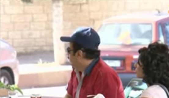 الفنان جمال العلي يشاهد تدمير سيارته ويفقد صوابه  