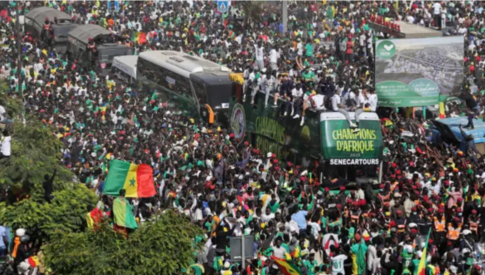 السنغال تواصل الاعتراض وتقيم احتفالات بمناسبة الفوز بكأس أفريقيا