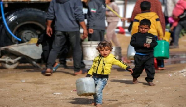 إذاعة فلسطينية بتمويل أوروبي تنطلق من غزة لنقل معاناة سكان القطاع المدمر