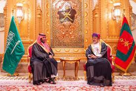 سلطان عمان وولي العهد السعودي يؤكدان أهمية التوصل إلى تسوية وفقا لمبادرة السلام العربية وقرارات الشرعية الدولية
