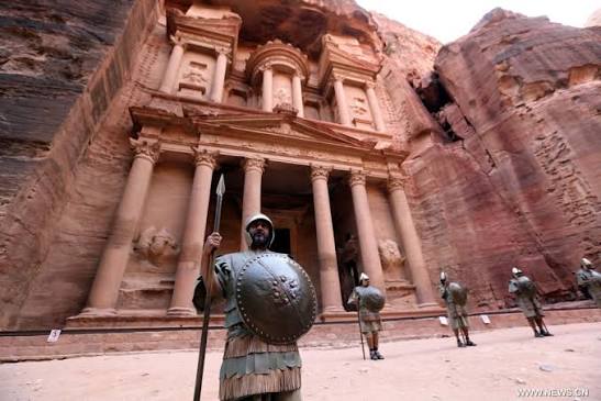 ١٩ عاماً على العجيبة الكونية: البترا بين إرث الصمود وعواصف الأزمات الجيوسياسية