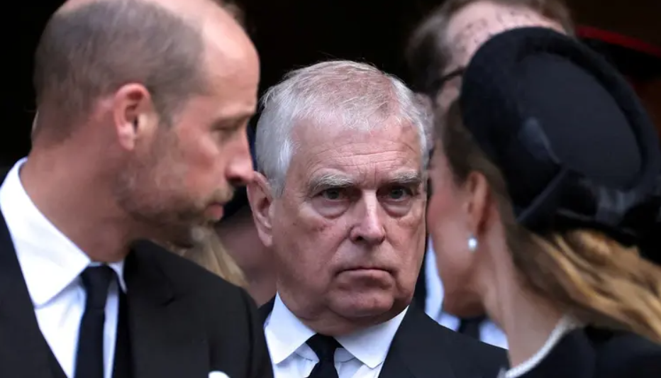 بسبب إبستين ..  بريطانيا تدرس استبعاد آندرو من ترتيب ولاية العرش