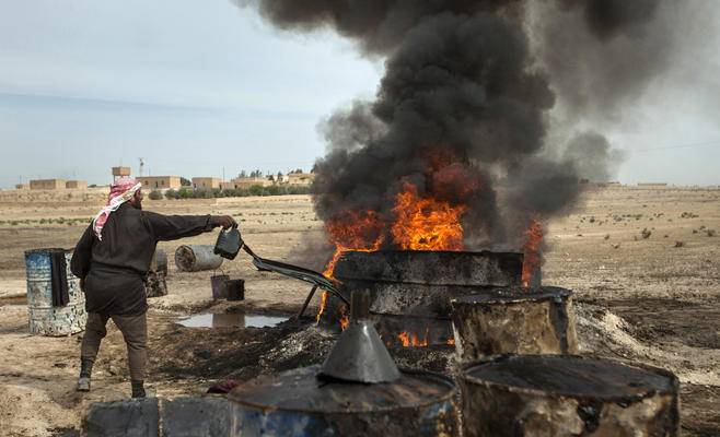  الدولة الإسلامية تكسب 800 مليون دولار سنويا من النفط
