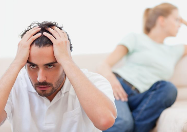 أم زوجتي تتدخل في حياتنا وتحرض زوجتي عليّ