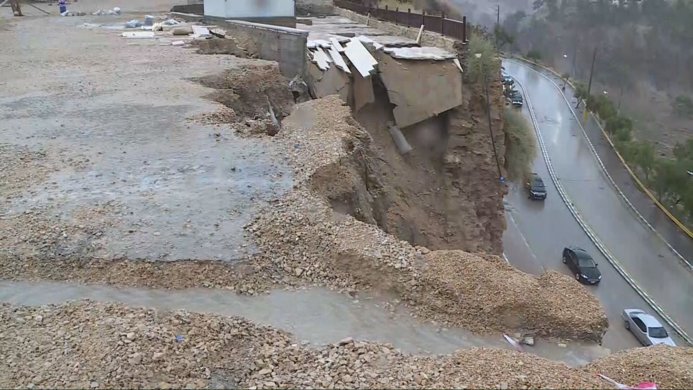 وزير الأشغال: ما حدث في الكرك جرس إنذار حقيقي 