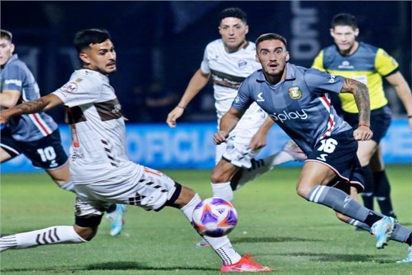 إستوديانتس يكتفي بثنائية في شباك بلاتينسي في الدوري الأرجنتيني 