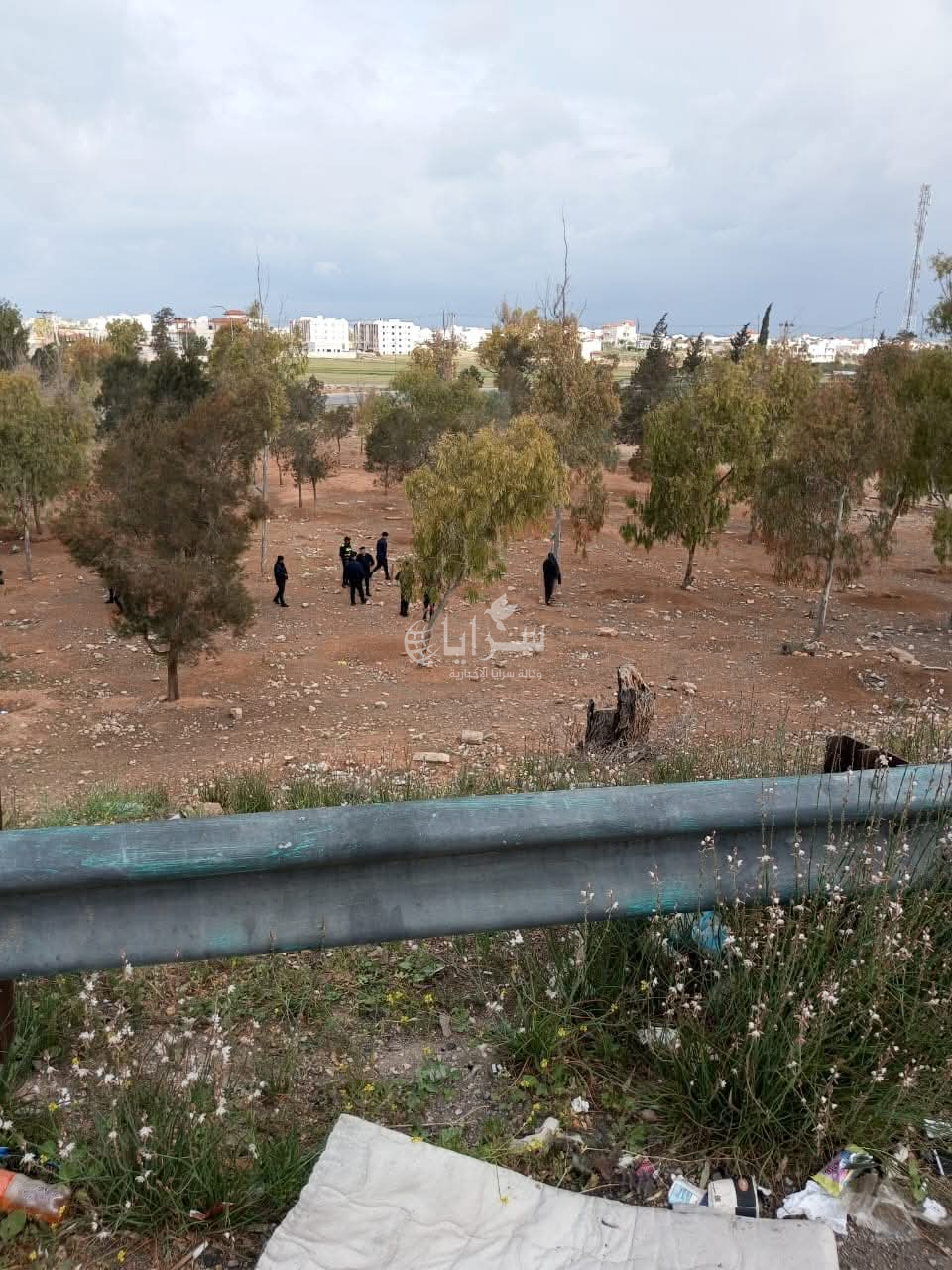 العثور على جثة شاب شنق نفسه أسفل جسر الرمثا شرق إربد  ..  صورة 
