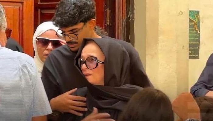 صدمة نفسية تمنع نجلاء فتحي من حضور عزاء ابنتها الوحيدة