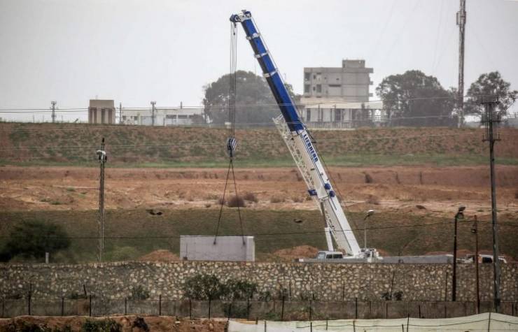 مصر تبدأ بناء جدار إسمنتي على حدود قطاع غزة