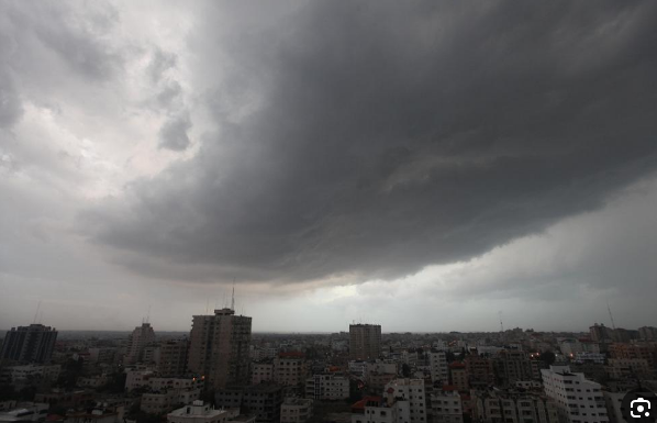  كتلة هوائية باردة نسبياً مع هطول أمطار متفرقة الاحد