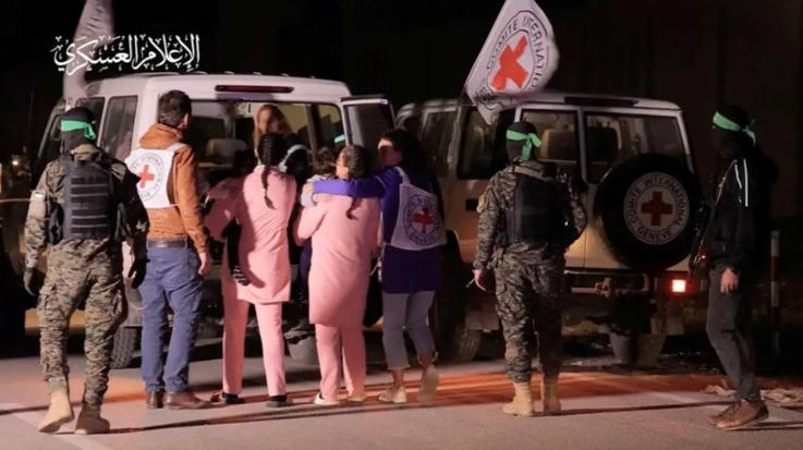 مصدر أمني إسرائيلي: قررنا التفاوض مع حماس دون إرسال وفود