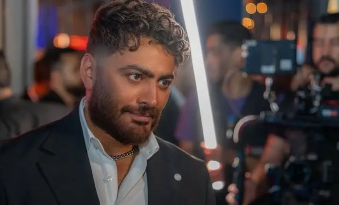 "أمر بأيام صعبة" ..  تامر حسني يكشف تطورات حالته الصحية