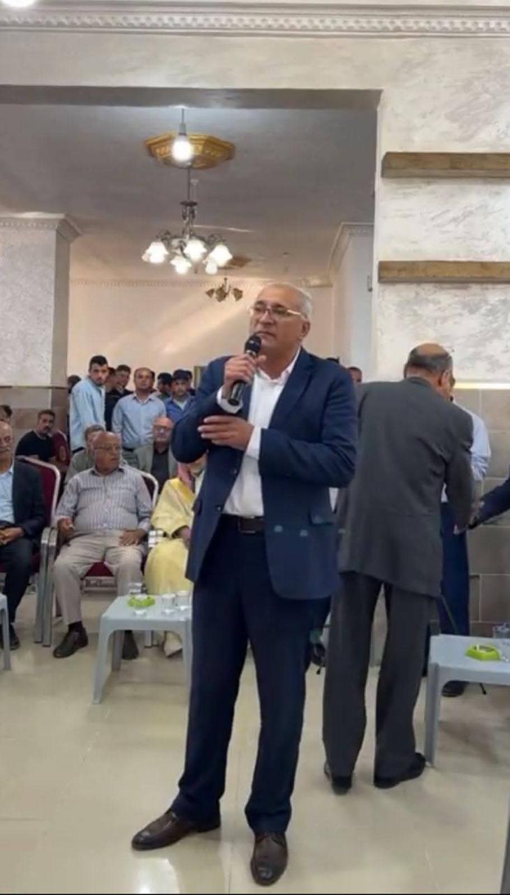 بالصور ..  اجتماع حاشد في راكين: “الاعتداء على الصحفي فارس الحباشنة عمل جبان ونطالب بكشف الحقيقة فورًا
